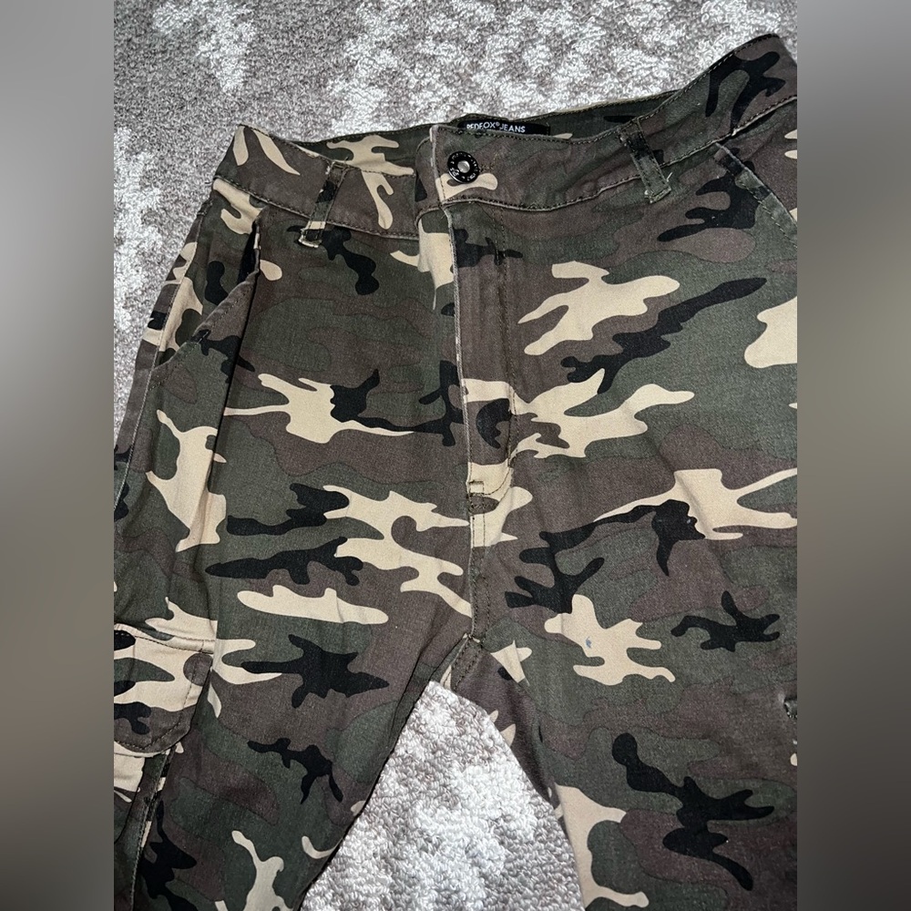 ⭐️RedFox Jeans, Army style cargo pants, size Medium⭐️ Great Condition ⭐️